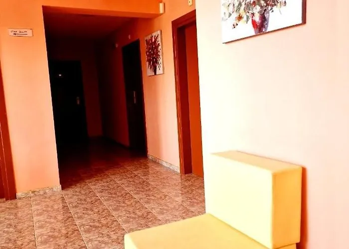 карел Хотел *