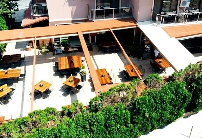 карел Хотел