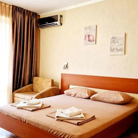 карел Hotel *