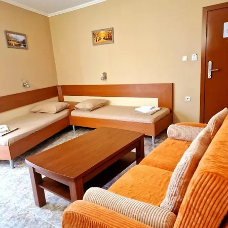 карел Hotel *
